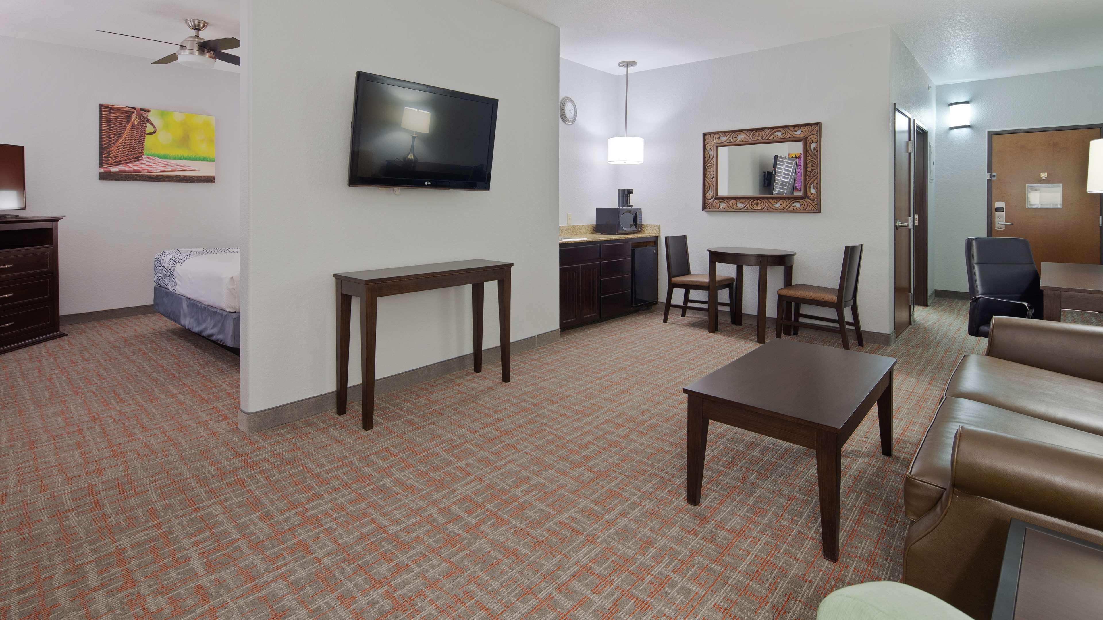 Best Western Plus Fredericksburg Exterior photo