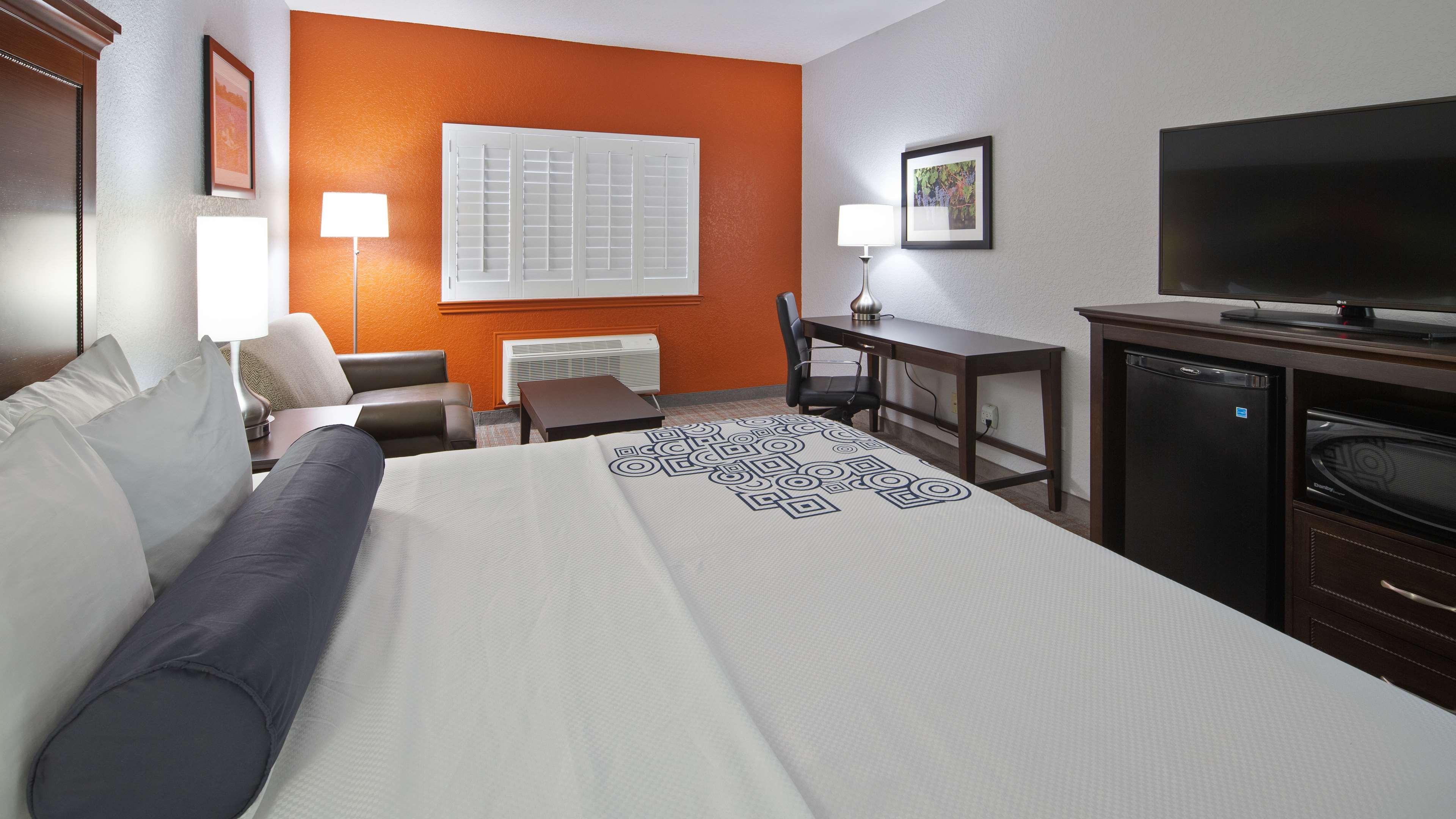 Best Western Plus Fredericksburg Exterior photo