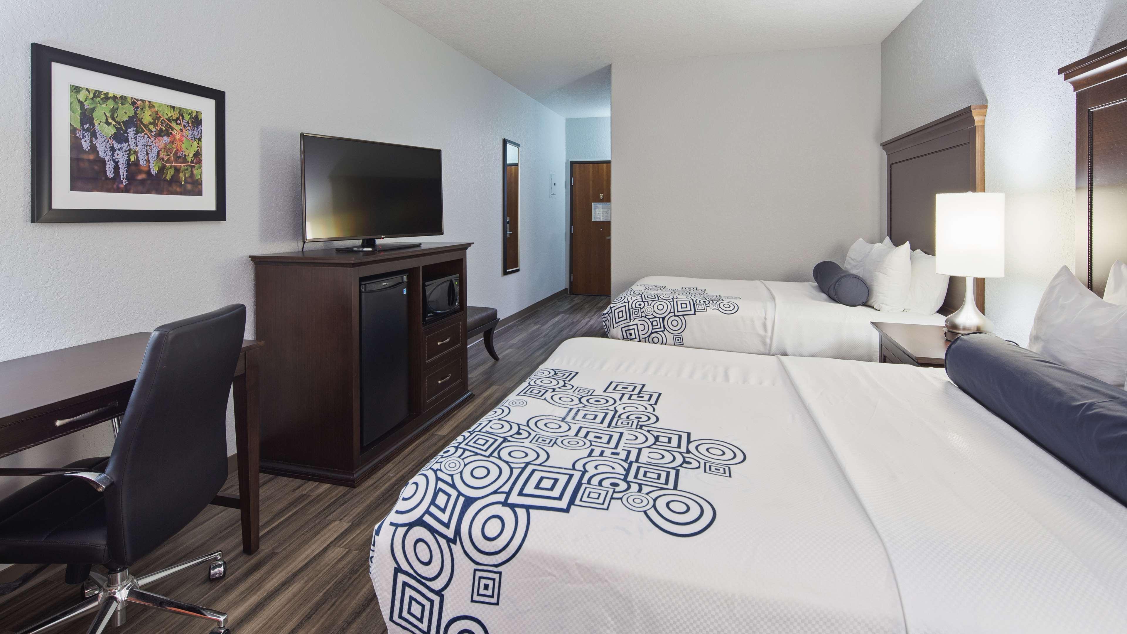 Best Western Plus Fredericksburg Exterior photo