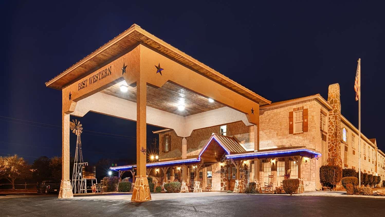Best Western Plus Fredericksburg Exterior photo