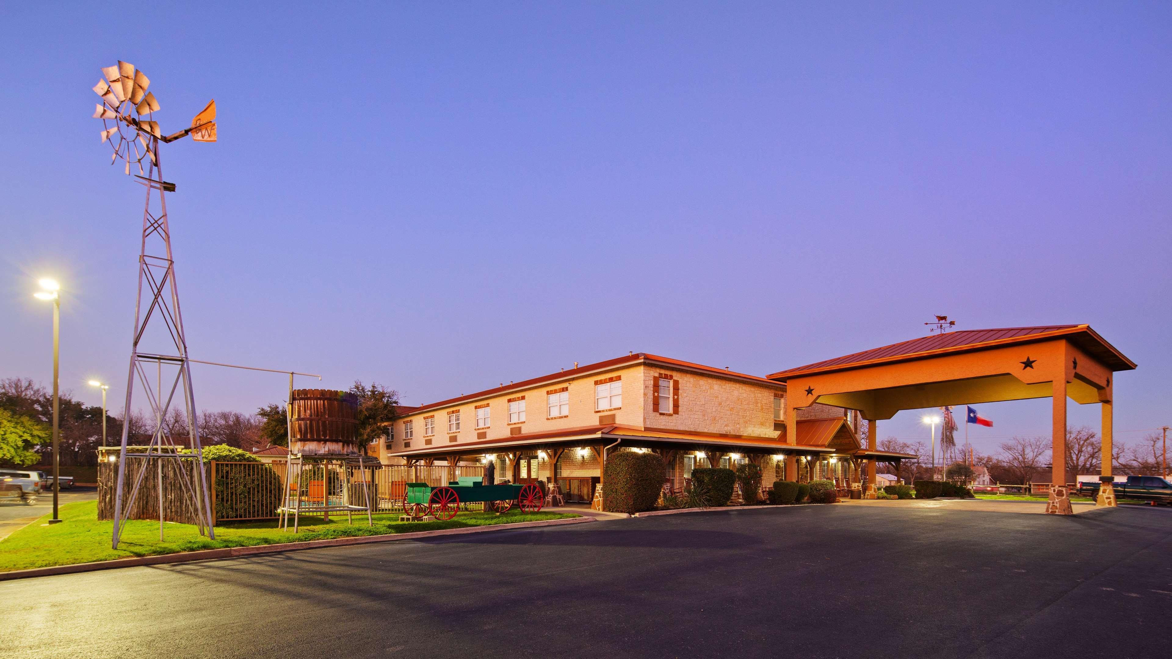 Best Western Plus Fredericksburg Exterior photo