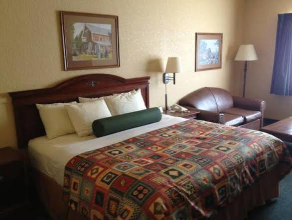 Best Western Plus Fredericksburg Exterior photo